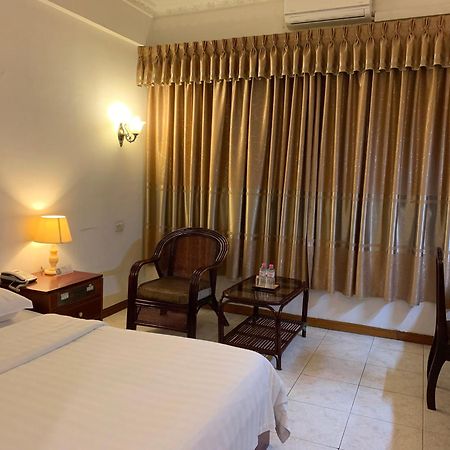 Chung Hsin Hotel 中信酒店 Phnom Penh Esterno foto