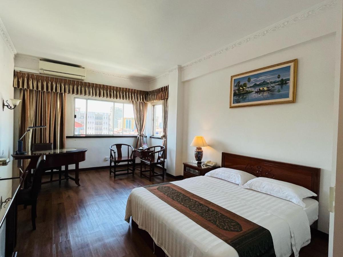 Chung Hsin Hotel 中信酒店 Phnom Penh Esterno foto